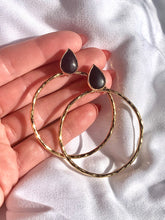 Load image into Gallery viewer, Lita Hammered Hoops // Black Onyx